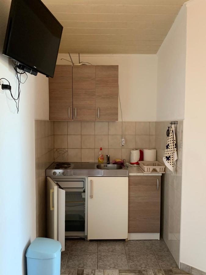 Studio Apartment Simi โตรกีร์ ภายนอก รูปภาพ